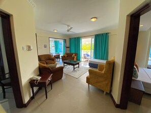 Elite Apartment | Living area - Lux Suites La Vida Sunrise Apartments (Mombasa)