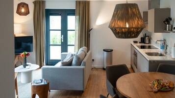 Apartment, 1 Bedroom, Garden View | Interior