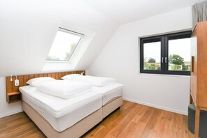 2 bedrooms, cots/infant beds, free WiFi, bed sheets