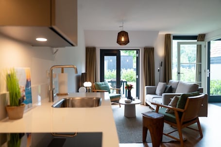 Classic Apartment, 2 Bedrooms, Garden View | Interior. Skylgerduin