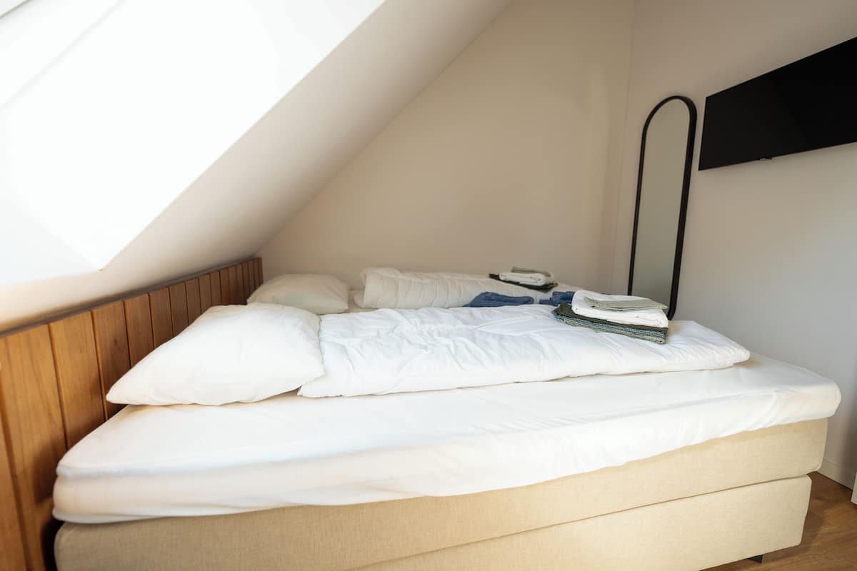 Comfort Apart Daire, 2 Yatak Odası, Bahçe Manzaralı | 2 yatak odası, beşik/çocuk yatağı, ücretsiz kablosuz İnternet