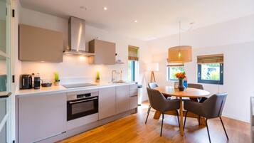 Comfort Apartment, 2 Bedrooms, Garden View | Interior