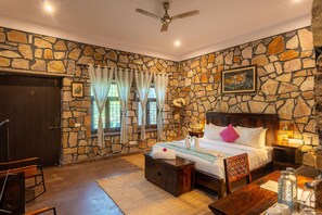 Premium bedding, desk, laptop workspace, blackout curtains - Moustache Ranthambore Luxuria (Sawai Madhopur)