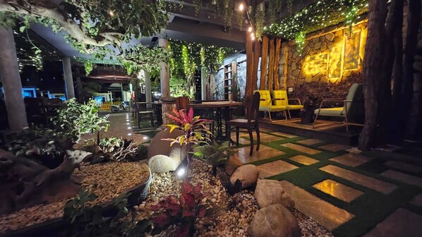 Restaurant - Phoenix Hotel An Bang Beach (Da Nang)