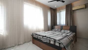 Apartment | Desk, soundproofing, free WiFi
