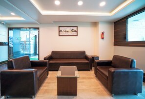 Área de estar no saguão