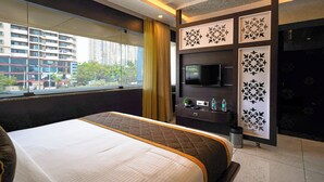 Deluxe Room | Egyptian cotton sheets, premium bedding, in-room safe, desk - Open Hotel by Olive - JK Residency (Bengaluru)