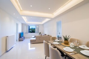 Flat-screen TV - Corfu White Apartment (Corfu)