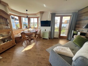 Ping pong, video library - Ferienwohnung 50qm für Max. 4 Personen (Reit im Winkl)