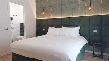 Deluxe kamer | 1 slaapkamer, een kluis op de kamer, een bureau, geluiddichte muren