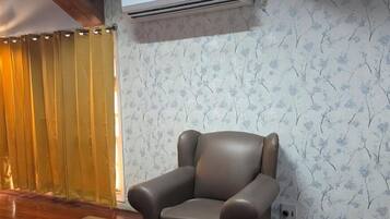 Premium Villa | Laptop workspace, free WiFi