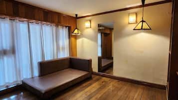 1 bedroom, desk, free WiFi