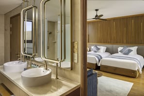 3-Bedroom Pool Villa Garden View | 1 bilik tidur, bar mini, peti besi dalam bilik, meja