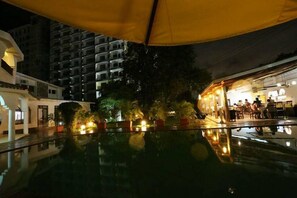 Front of property - Pontoon Residence & Suites (Mombasa)