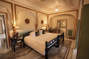 Romantische kamer, 1 twee- of 2 eenpersoonsbedden | Lakens van Egyptisch katoen, luxe beddengoed, donzen dekbedden