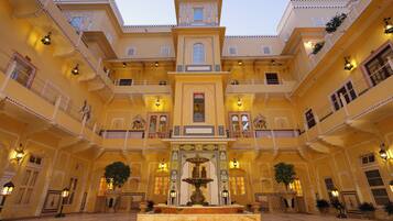 Presidential Villa | Terrace/patio