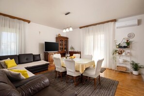 Apartment | Living area