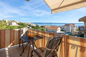 Apartment | Terrace/patio - Coastal Comfort Apartment (Podstrana)