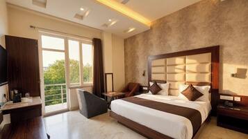 Soundproofing, iron/ironing board, free WiFi, bed sheets
