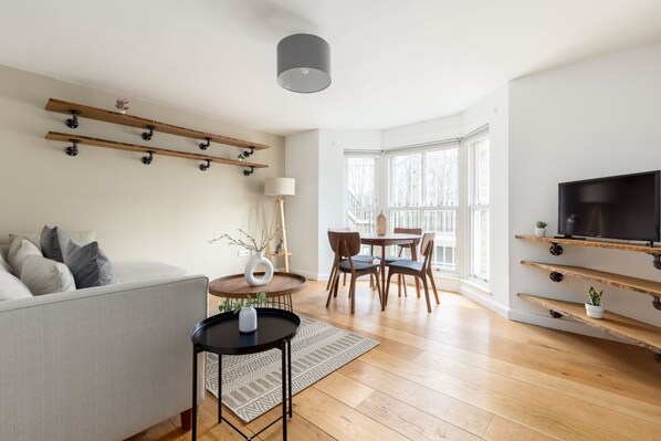 Apartment | Living area | 37-inch TV with cable channels, Netflix, streaming services - The Clapham Terraced House (London)