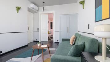 Apartment, 1 Bedroom, 2 Bathrooms | Living room