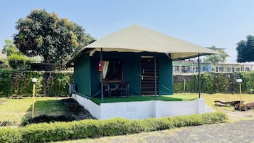 Lake View Luxury Tent | Premium bedding, free WiFi, bed sheets