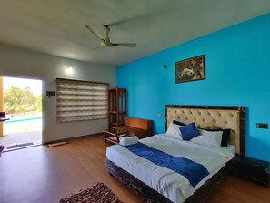Premium bedding, free WiFi, bed sheets - Amigos Lake Resort (Trimbak)