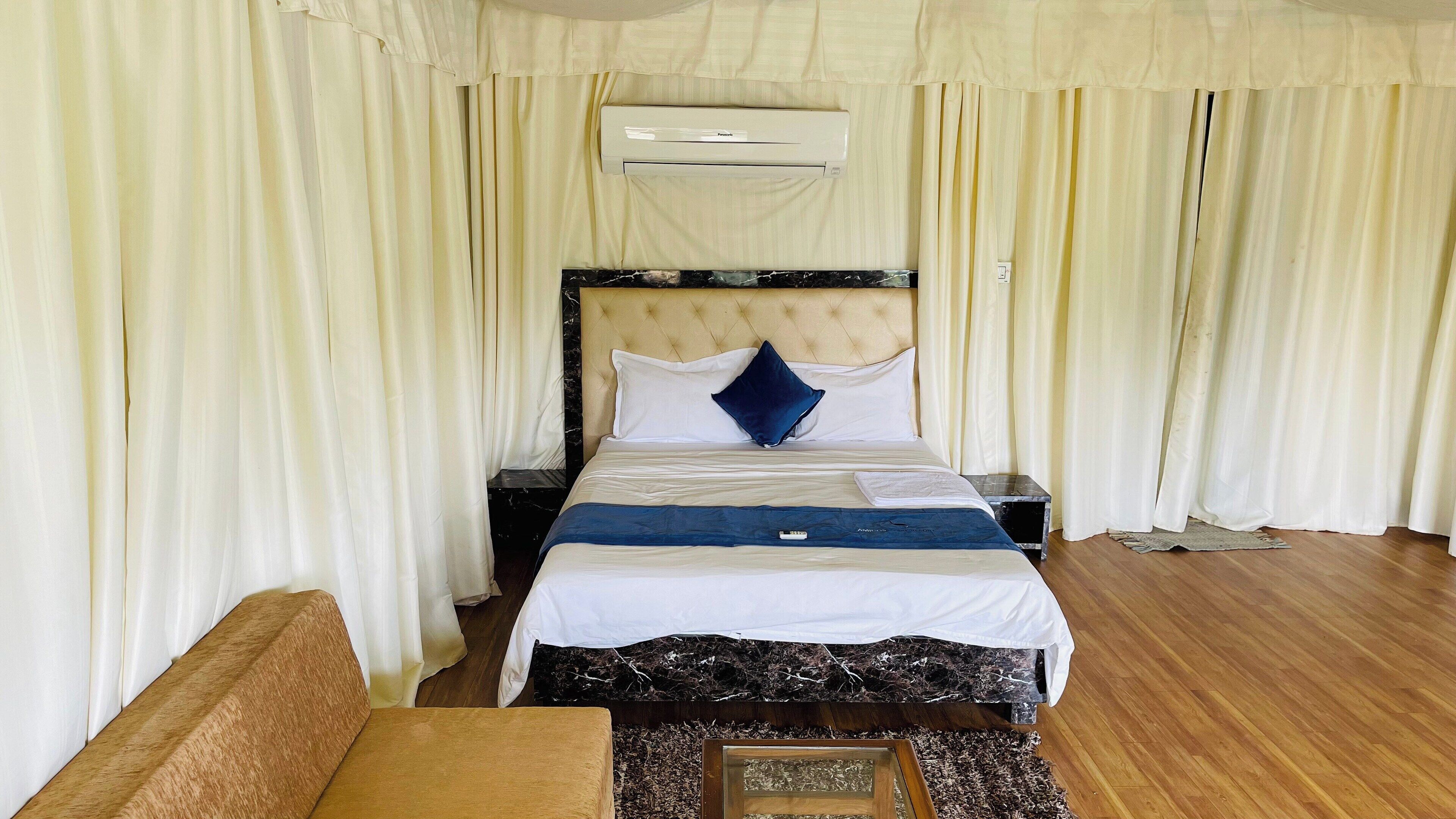 Lake View Luxury Tent | Premium bedding, free WiFi, bed sheets