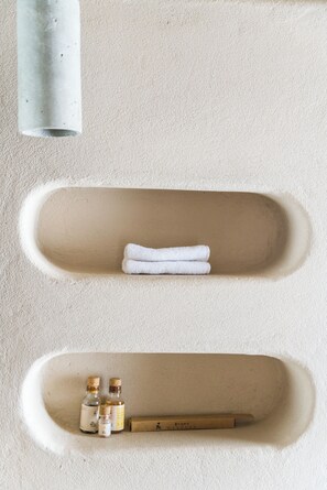 Dusche, Regendusche, kostenlose Toilettenartikel, Haartrockner