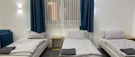 2 室のベッドルーム、WiFi、ベッドシーツ