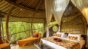 Full Moon House - One Bedroom Private Pool River View | Premium bedding, minibar, in-room safe, WiFi (free) - Bambu Indah Resort (Ubud)
