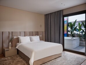 Suite with Hot Tub | Sengetøy i egyptisk bomull og sengetøy av topp kvalitet