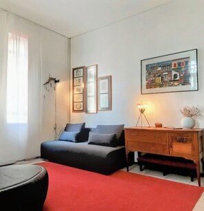 Smart TV, DVD player, books, music library
