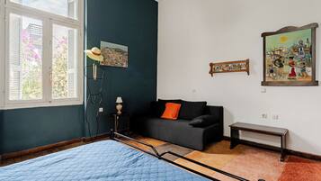 3 bedrooms, in-room safe, desk, iron/ironing board