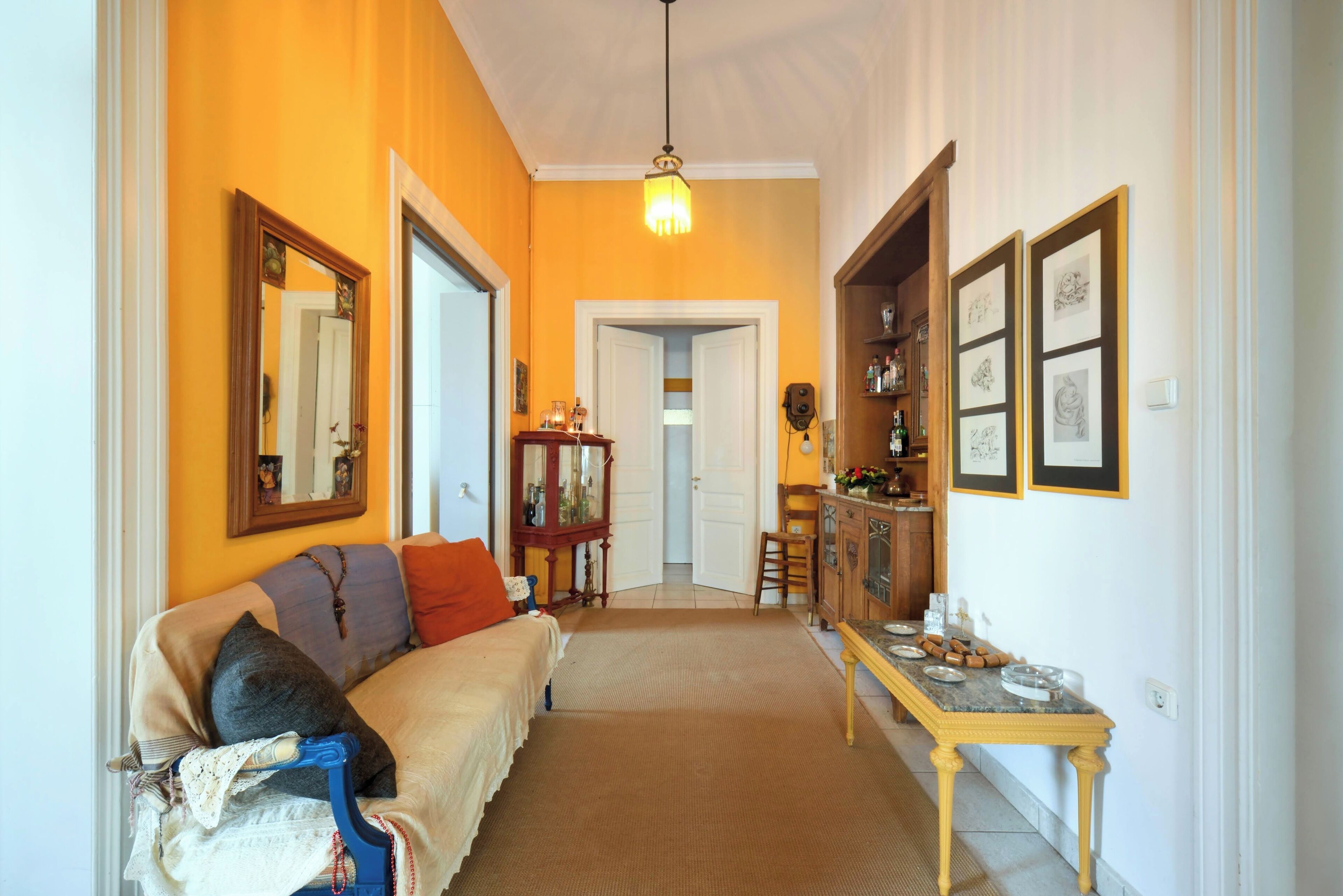 Smart TV, DVD player, books, music library