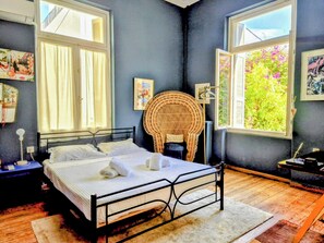 5 bedrooms, in-room safe, desk, iron/ironing board