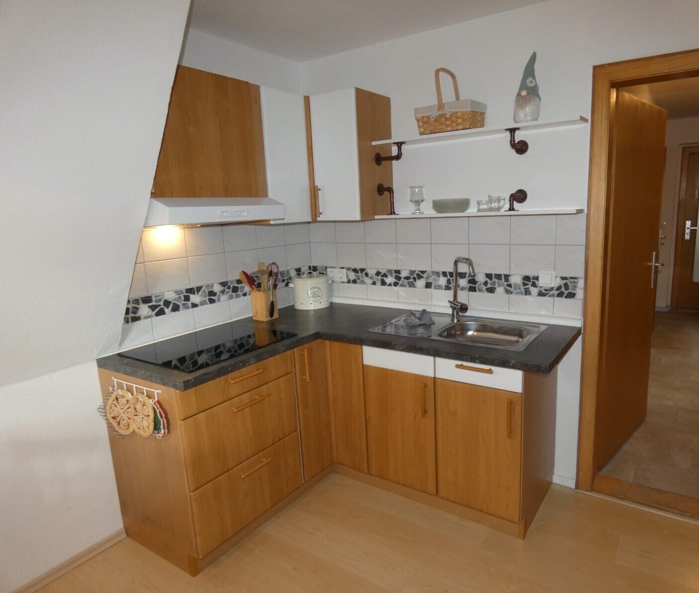 Fridge, stovetop, coffee/tea maker, electric kettle