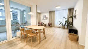 Appartement, 2 slaapkamers, roken, balkon | Woonkamer