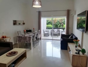 Smart TV - Appart RDJ vue sur mer Asilah Marina Golf (Asilah)