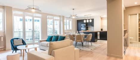 Smart TV, books, offices