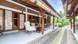 Individually decorated, individually furnished, desk, laptop workspace - As I Am Ubud Retreat (Ubud)