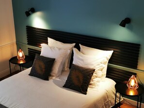 Double Room | Individually decorated, individually furnished, laptop workspace - CHEZ HORTENSE (Beauvais)