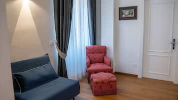 Premium bedding, in-room safe, individually furnished, desk