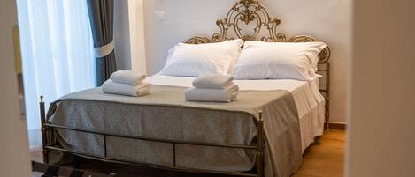 Premium bedding, in-room safe, individually furnished, desk