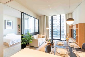 1 bedroom - Sleek 1BR w Balcony in Business Bay (Dubai)