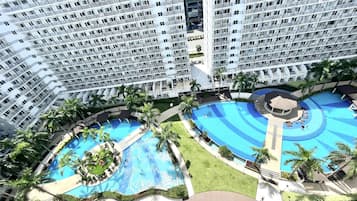 Kolam renang outdoor