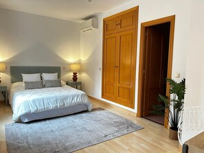 2 Schlafzimmer, Bügeleisen/Bügelbrett, kostenloses WLAN, Bettwäsche