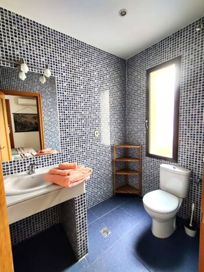 Hårtørrer, håndklæder, Sæbe, Shampoo