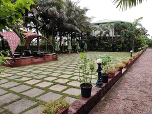 Garden - Chira Meadows Ecoresort Dapoli (Dapoli)