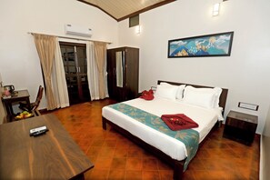 Superior Room | Egyptian cotton sheets, premium bedding, free WiFi, bed sheets - Chira Meadows Ecoresort Dapoli (Dapoli)